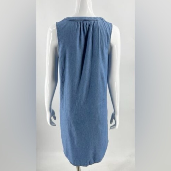 Old Navy Blue Chambray Sleeveless V-Neck Dress - Picture 4 of 8